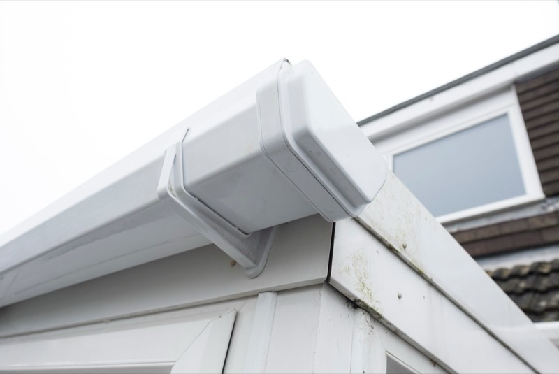 uPVC gutter end and bracket